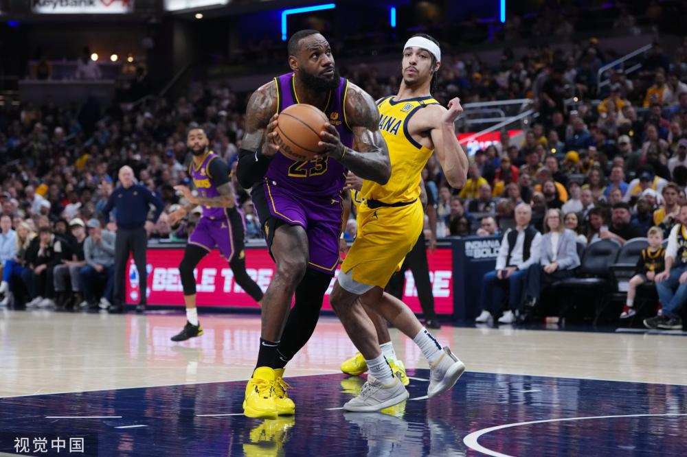 同时他还吸 同时他还吸