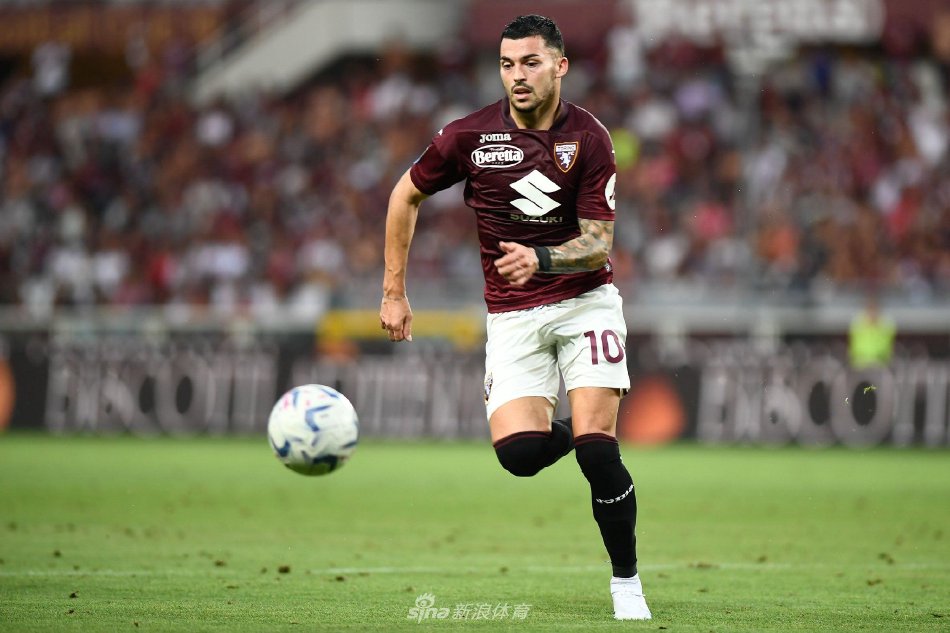 4次助攻 4次助攻